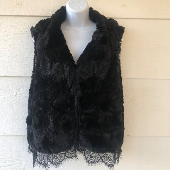 Dylan Women's Size Large Soft Black Sleeveless Faux Fur Lace Trimmed Short Vest - Picture 1 of 16